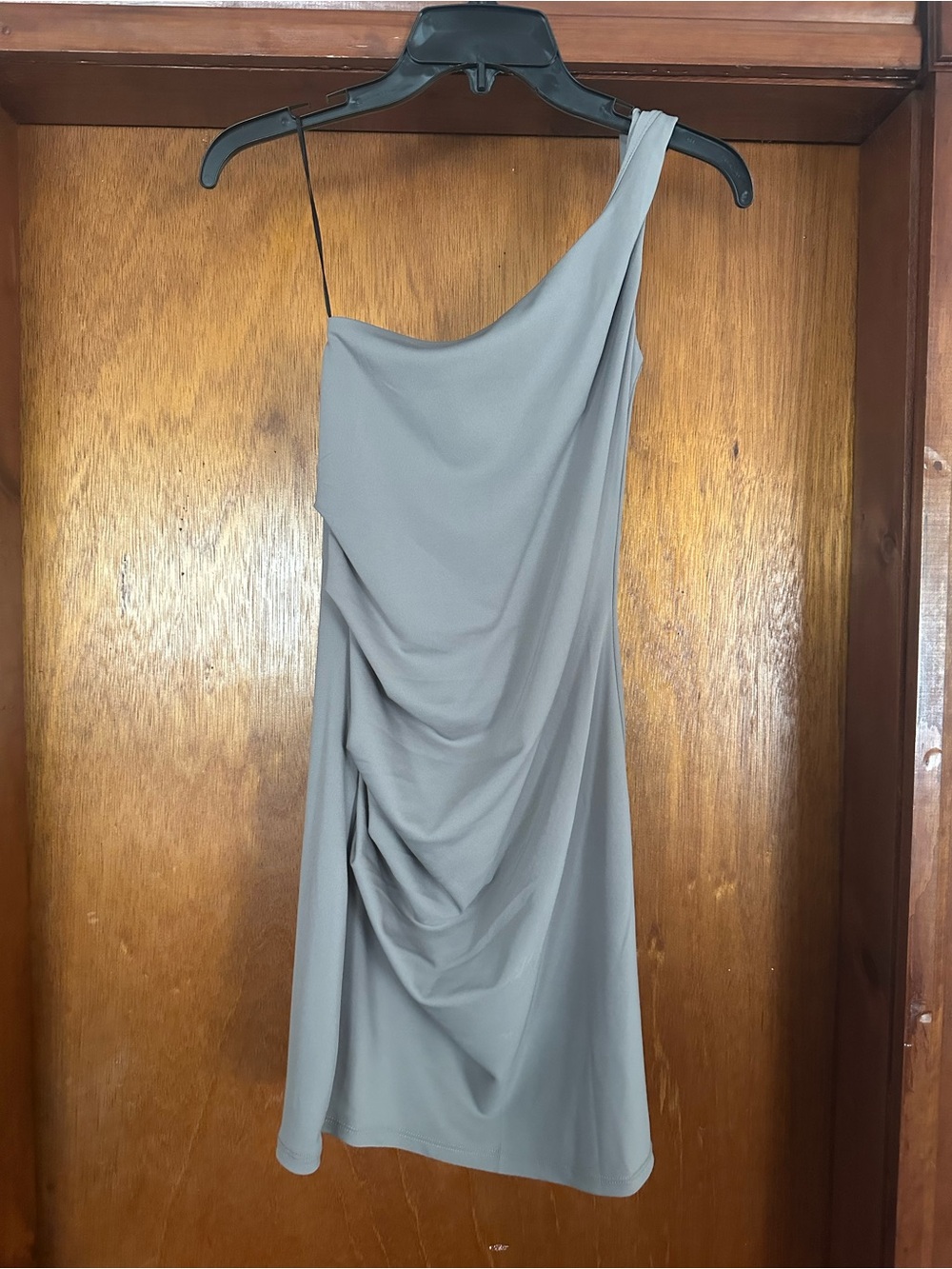 Divided One-Shoulder Draped Dress in Light Grey